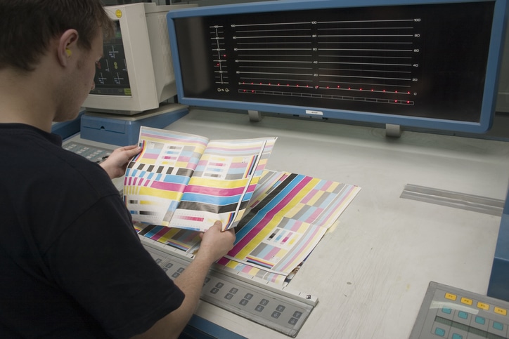 Signs - signs in one day Printer checks the printed product